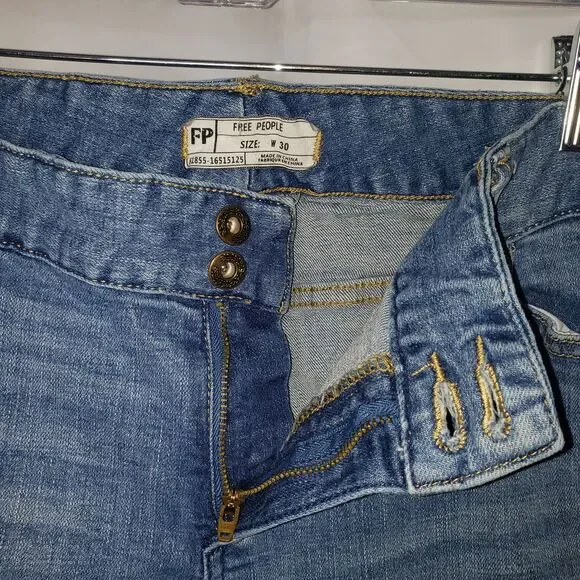 FREE PEOPLE Distressed with Holes Denim Flare Jeans Womens Size 30 - Picture 7 of 11